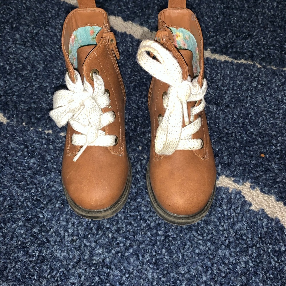 Girls tan boots